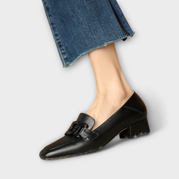 Monika – Elegantní dámské mokasíny na podpatku