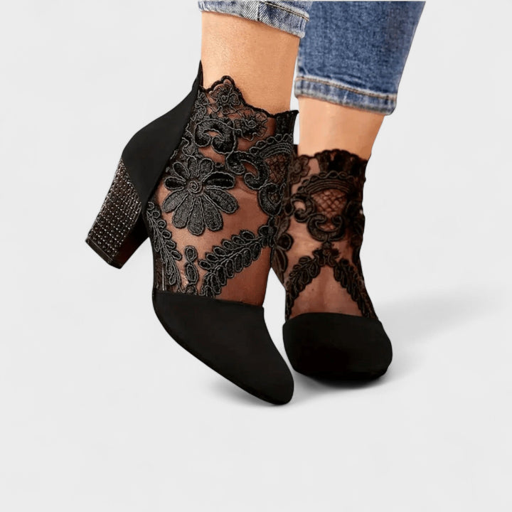 Charlotte™ | Elegantní lodičky s květinovým vzorem Černá