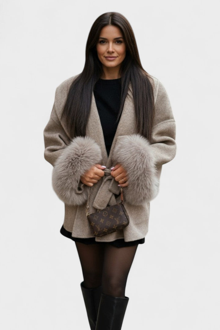 Dagmar™ | Elegantní kabát s eko kožešinou Béžová
